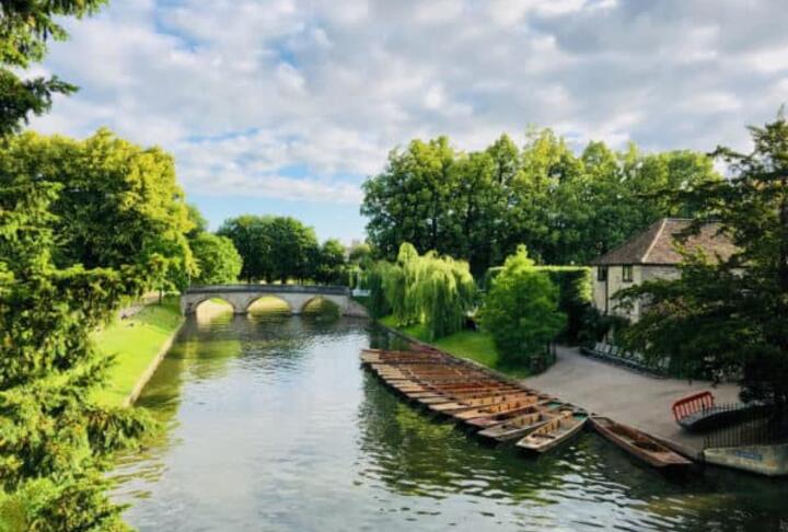 Cambridge-UK-River-Boats-Punting-600x450-via CrowdFunding.