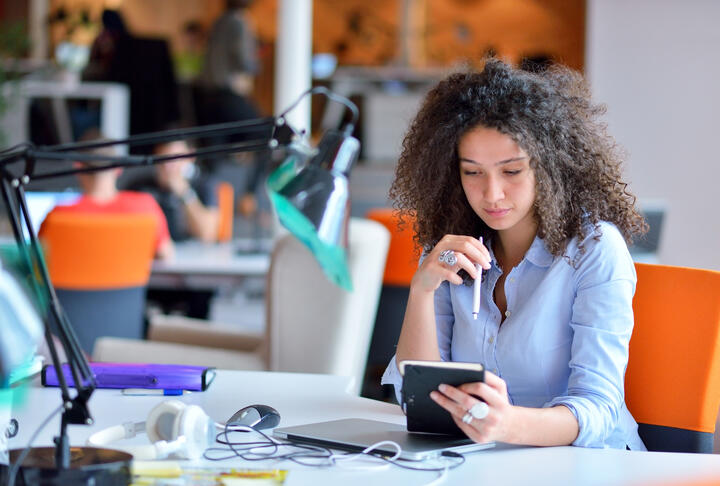 Webinar - Developing Distinct Customer Value Propositions: What Banks Need to Know about the Women's Market Webinar - Developing Distinct Customer Value Propositions: What Banks Need to Know about the Women's Market