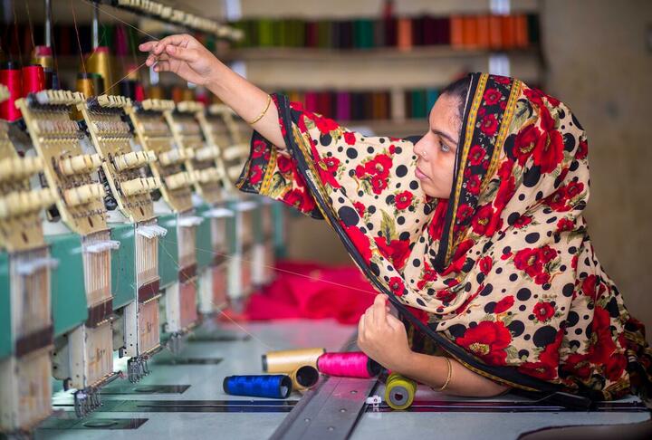 India SME Woman working Woman working