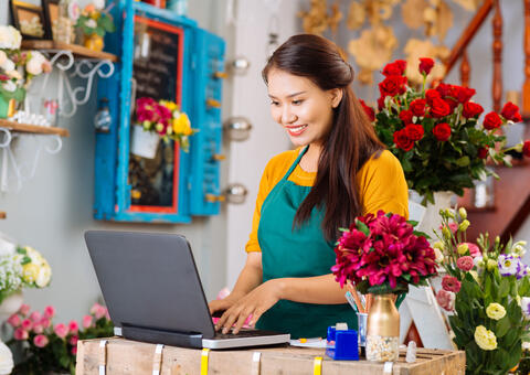 Revolutionizing the Digital Experience in Small Business Banking Revolutionizing the Digital Experience in Small Business Banking