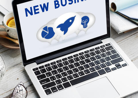 Cash is King, But Cash Flows and Buffers Smaller than Many Think: The Inaugural JPMorgan Chase Institute Report on U.S. Small Business Finance Cash is King, But Cash Flows and Buffers Smaller than Many Think: The Inaugural JPMorgan Chase Institute Report on U.S. Small Business Finance